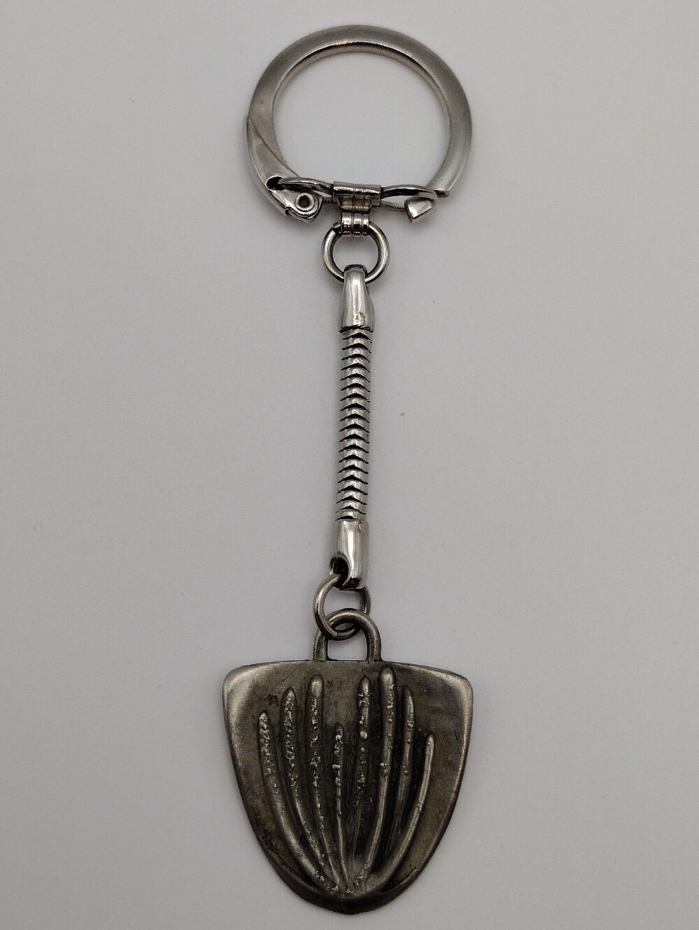 Gra-Wun Modernist Organ Pipe Cactus Shield Pewter Keychain Ray Graves 60s 70s